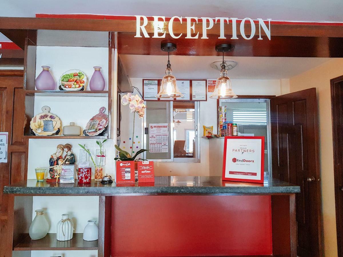 Reddoorz @ Caimito Drive Dampas Hotel Тагбиларан Сити Екстериор снимка