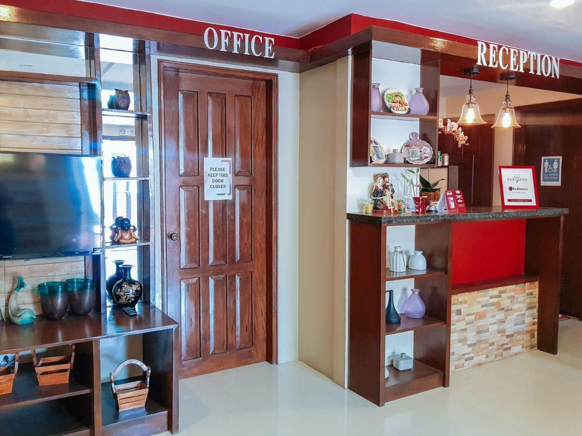 Reddoorz @ Caimito Drive Dampas Hotel Тагбиларан Сити Екстериор снимка